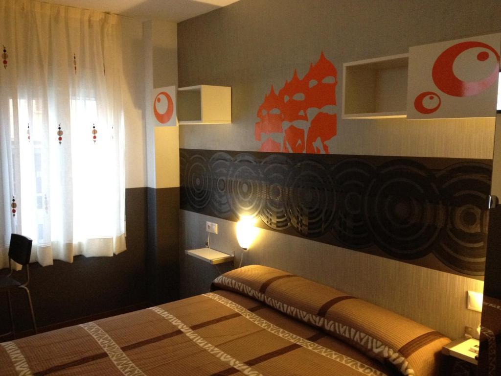 Hostal Gaudi Cuenca Cuenca (Castilla-La Mancha) Quarto foto